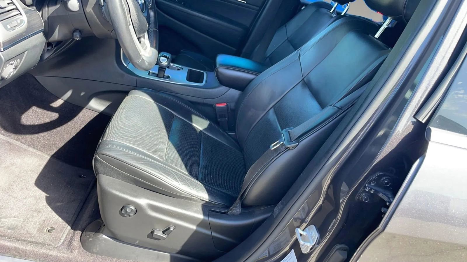 Used 2015 Jeep Grand Cherokee High Altitude RWD image 16