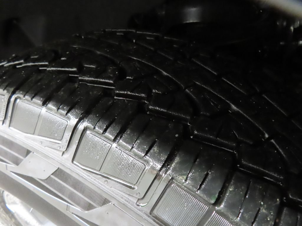 Used 2025 Ford Expedition Max Active AWD/4WD image 9