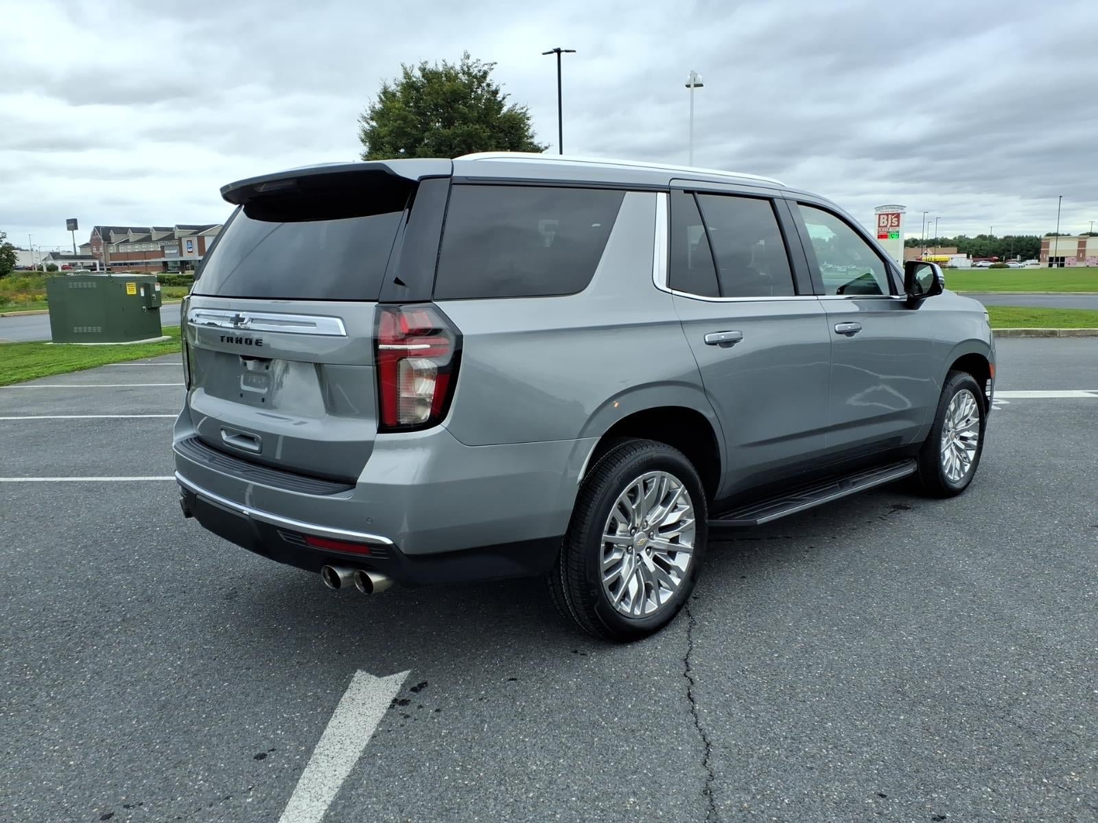 Certified 2023 Chevrolet Tahoe Premier w/ Premium Package AWD/4WD image 4