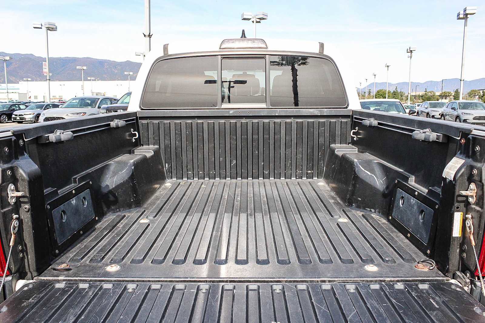 Used 2017 Toyota Tacoma SR5 image 18