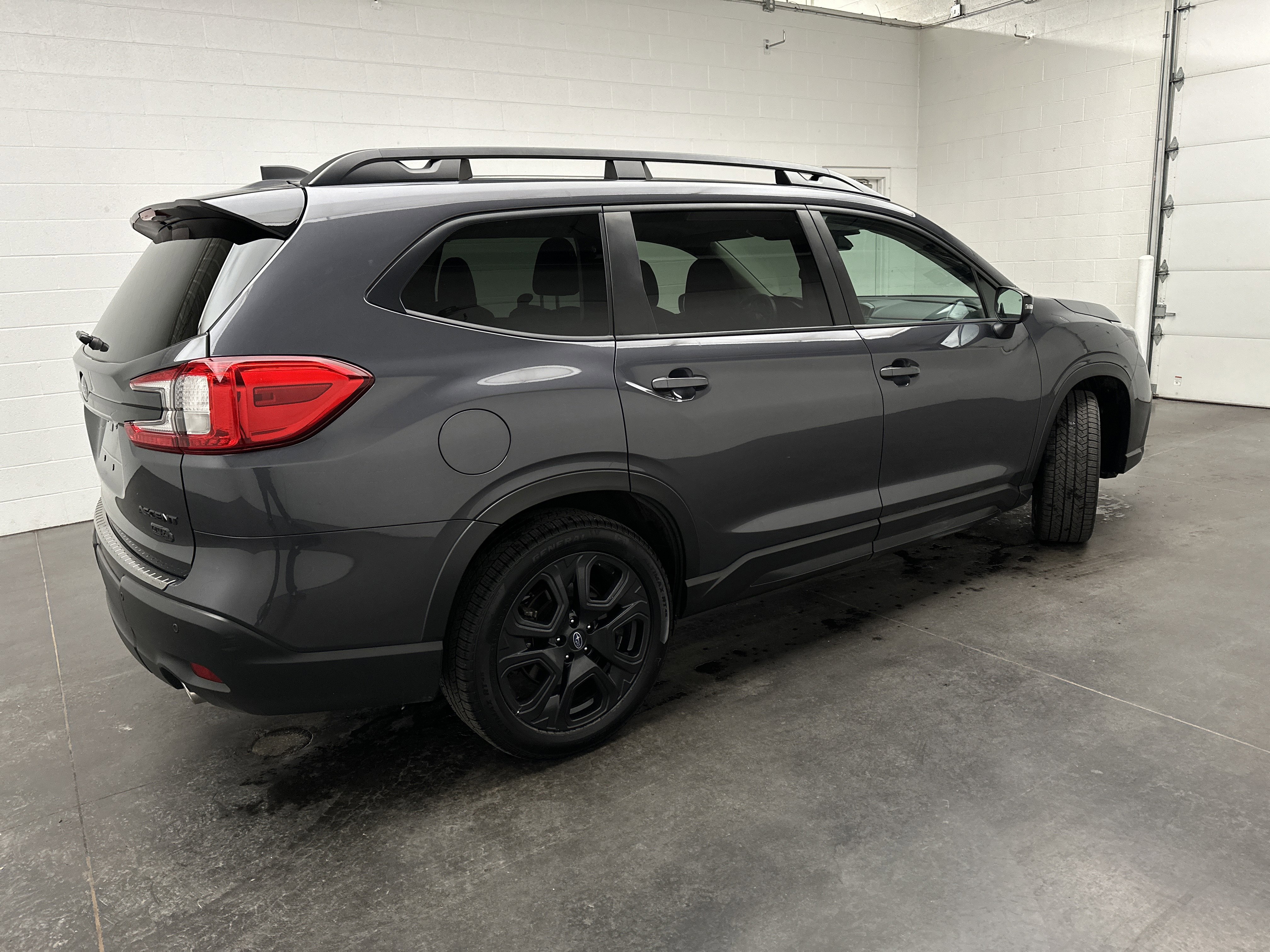 Used 2023 Subaru Ascent Onyx Edition image 8