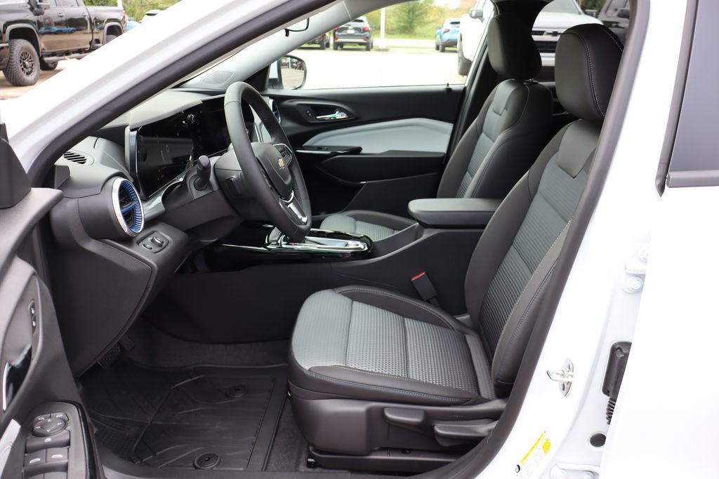 New 2026 Chevrolet Trax LT w/ Driver Confidence Package image 7