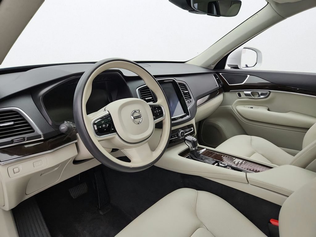 Used 2019 Volvo XC90 T6 Momentum w/ Protection Package Premier AWD/4WD image 9