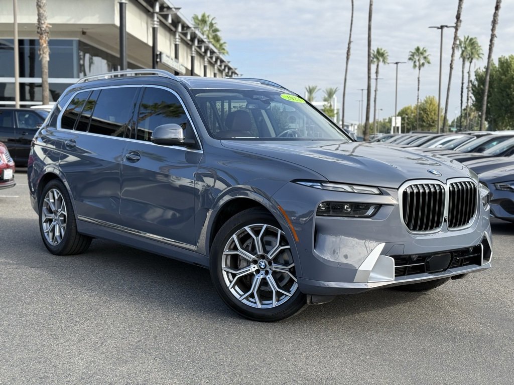 Used 2023 BMW X7 xDrive40i w/ Premium Package image 1