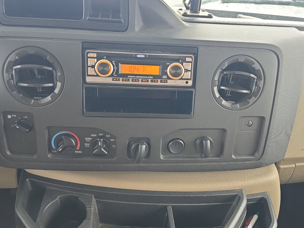 Used 2014 Ford E-350 and Econoline 350 Super Duty RWD image 20