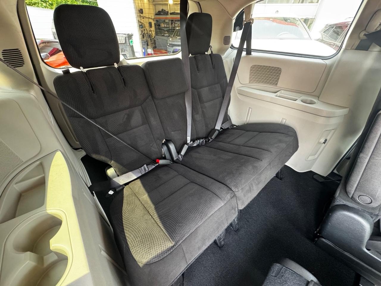 Used 2015 Dodge Grand Caravan SE w/ Quick Order Package 29E SE FWD image 12
