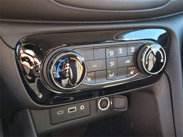 Used 2023 Buick Encore GX Preferred w/ Cold Weather Comfort Package image 18