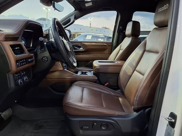 Used 2023 Chevrolet Suburban High Country image 5
