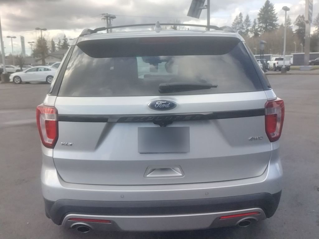 Used 2016 Ford Explorer XLT image 26