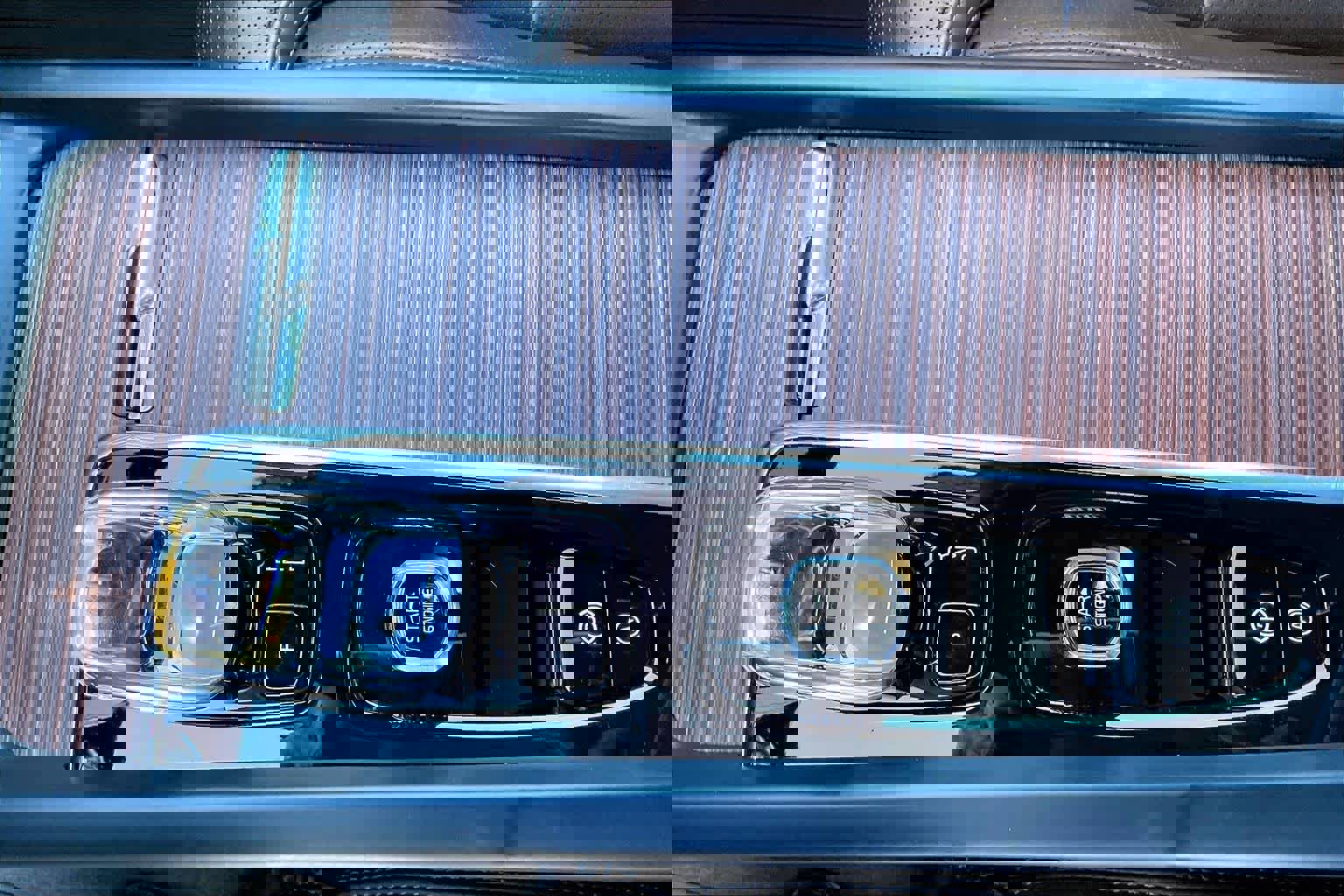 Used 2023 Volvo XC60 B5 Ultimate image 20