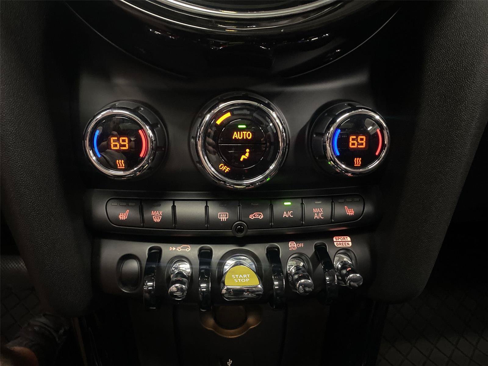 Certified 2024 MINI Cooper SE FWD image 21