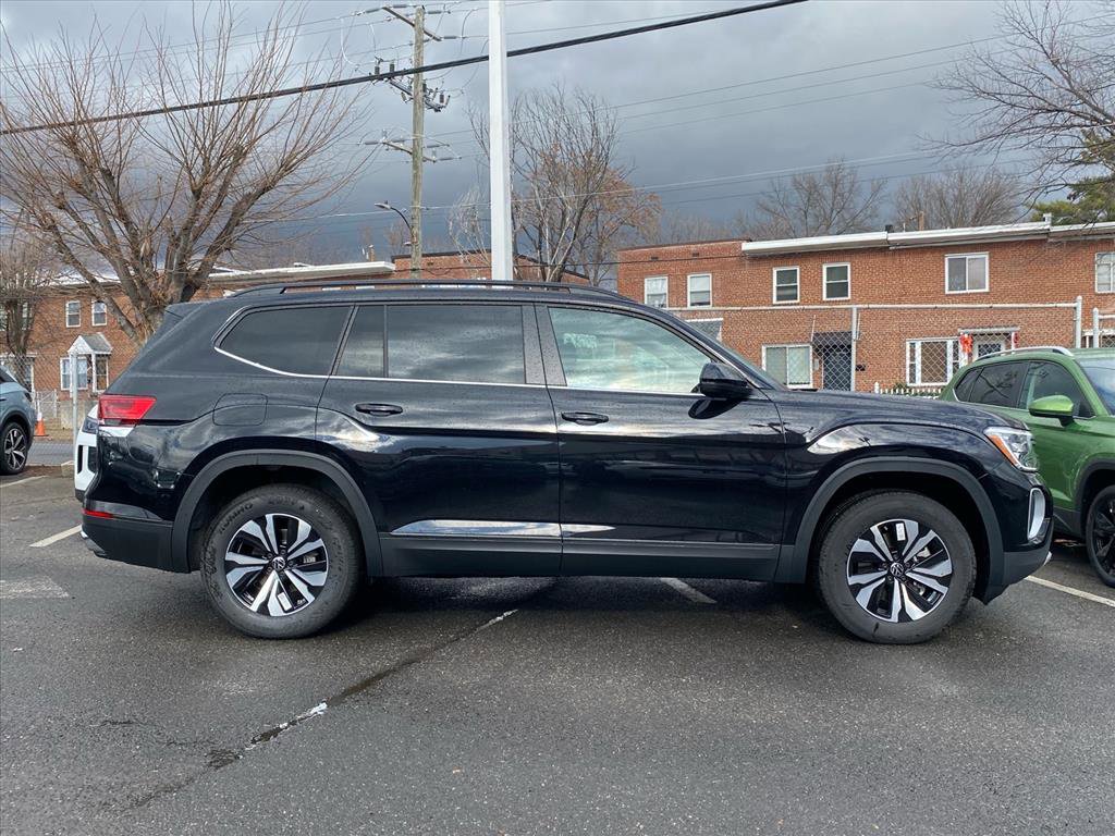 New 2026 Volkswagen Atlas SE image 2