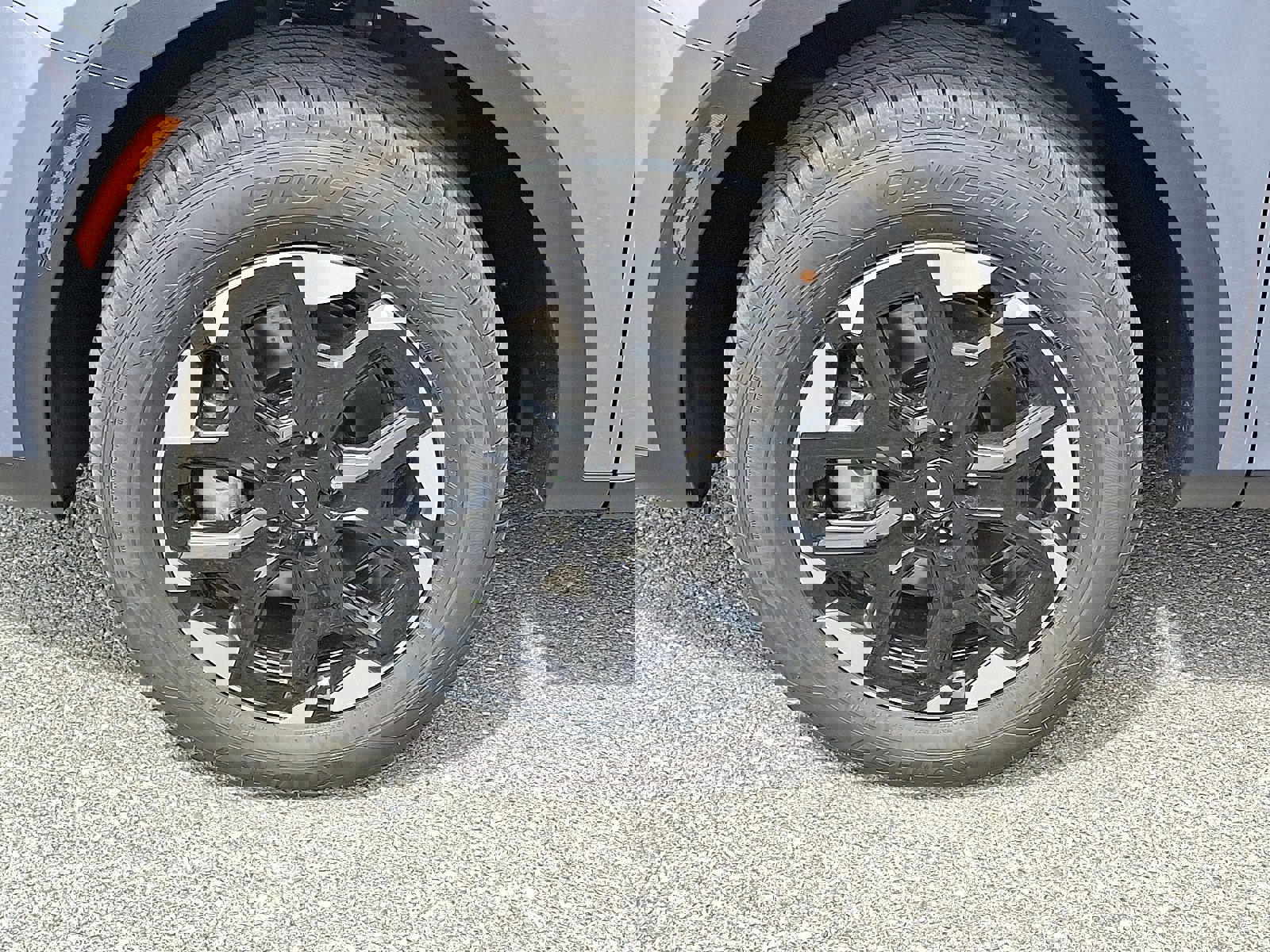 New 2025 Kia Sorento S image 5