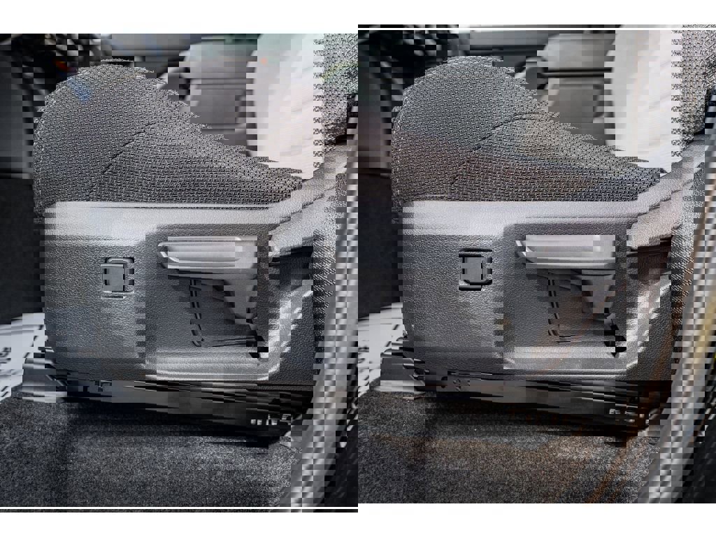 Used 2025 Toyota 4Runner TRD Off-Road image 9