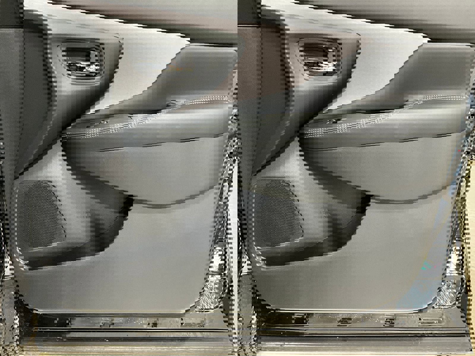 Used 2024 Nissan Murano SV image 23