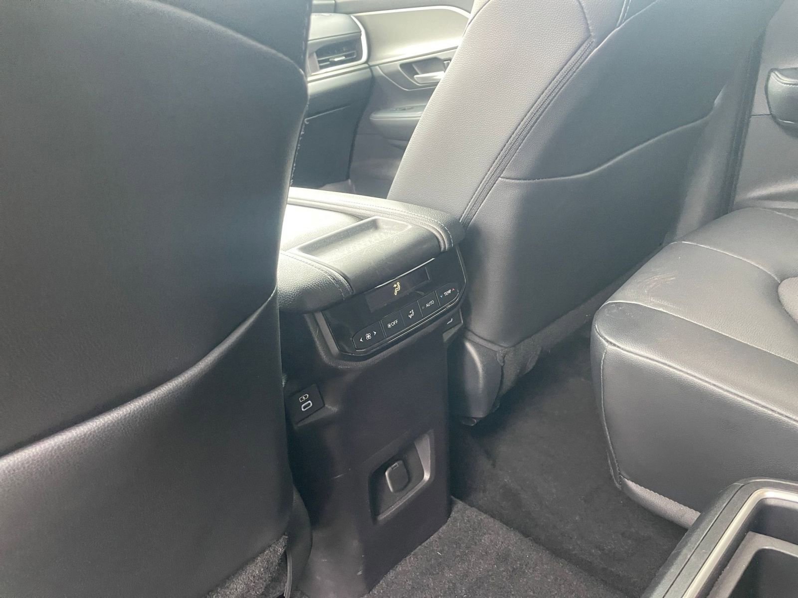 Used 2025 Toyota Grand Highlander FWD image 24