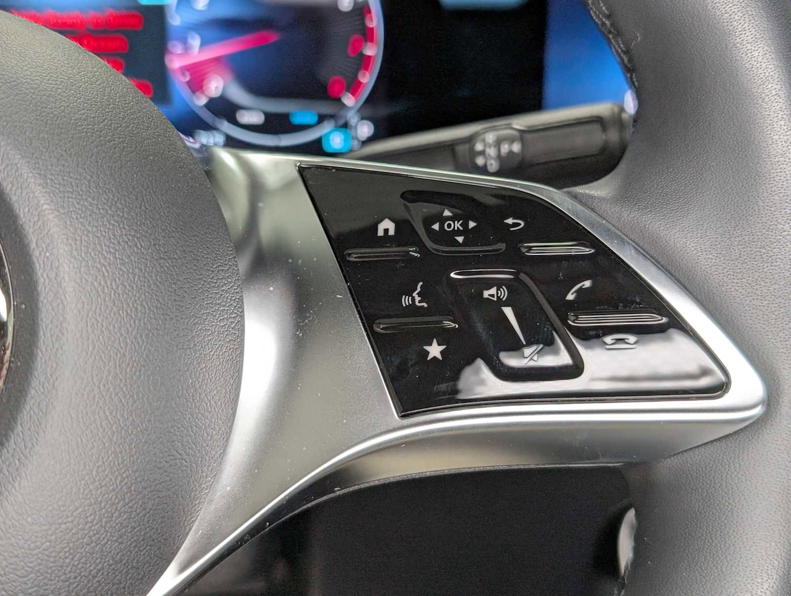 Certified 2025 Mercedes-Benz GLA 250 4MATIC image 33