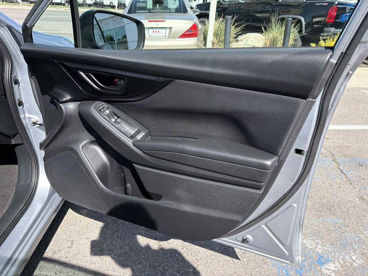 Used 2017 Subaru Impreza 2.0i AWD/4WD image 16