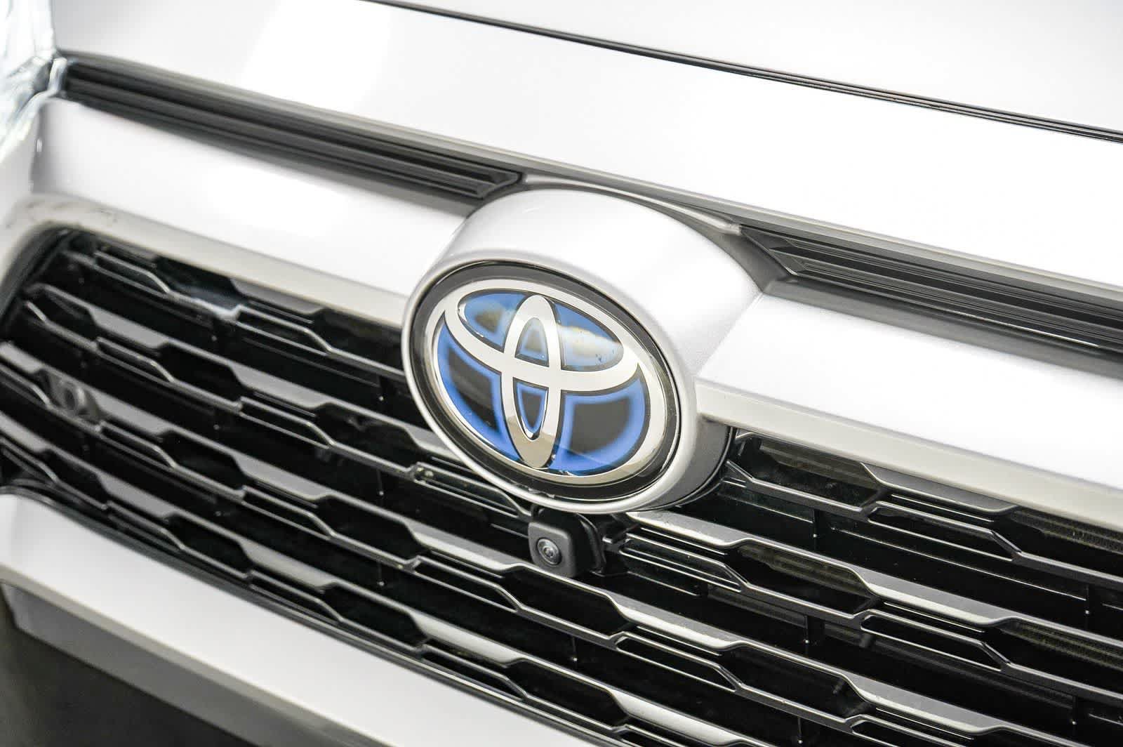 Certified 2024 Toyota RAV4 XSE w/ Advanced Technology Package AWD/4WD image 9