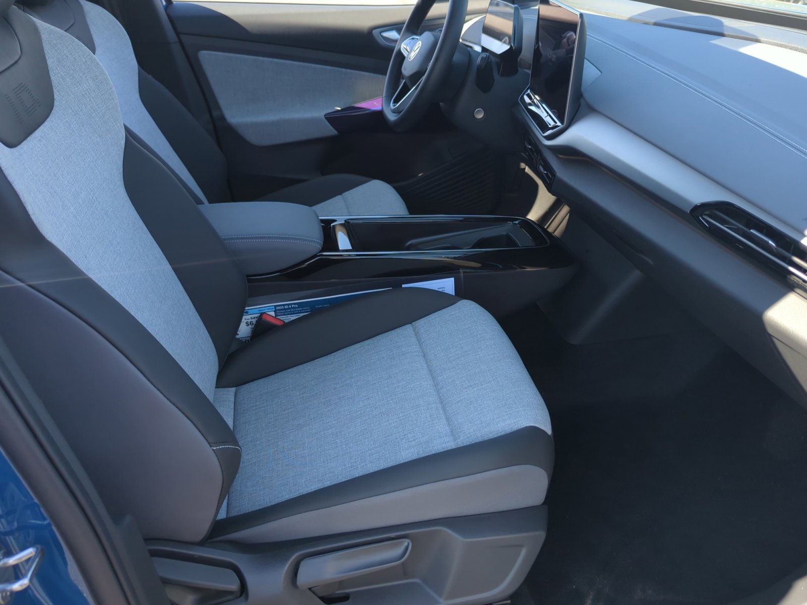 New 2025 Volkswagen ID.4 Pro image 18