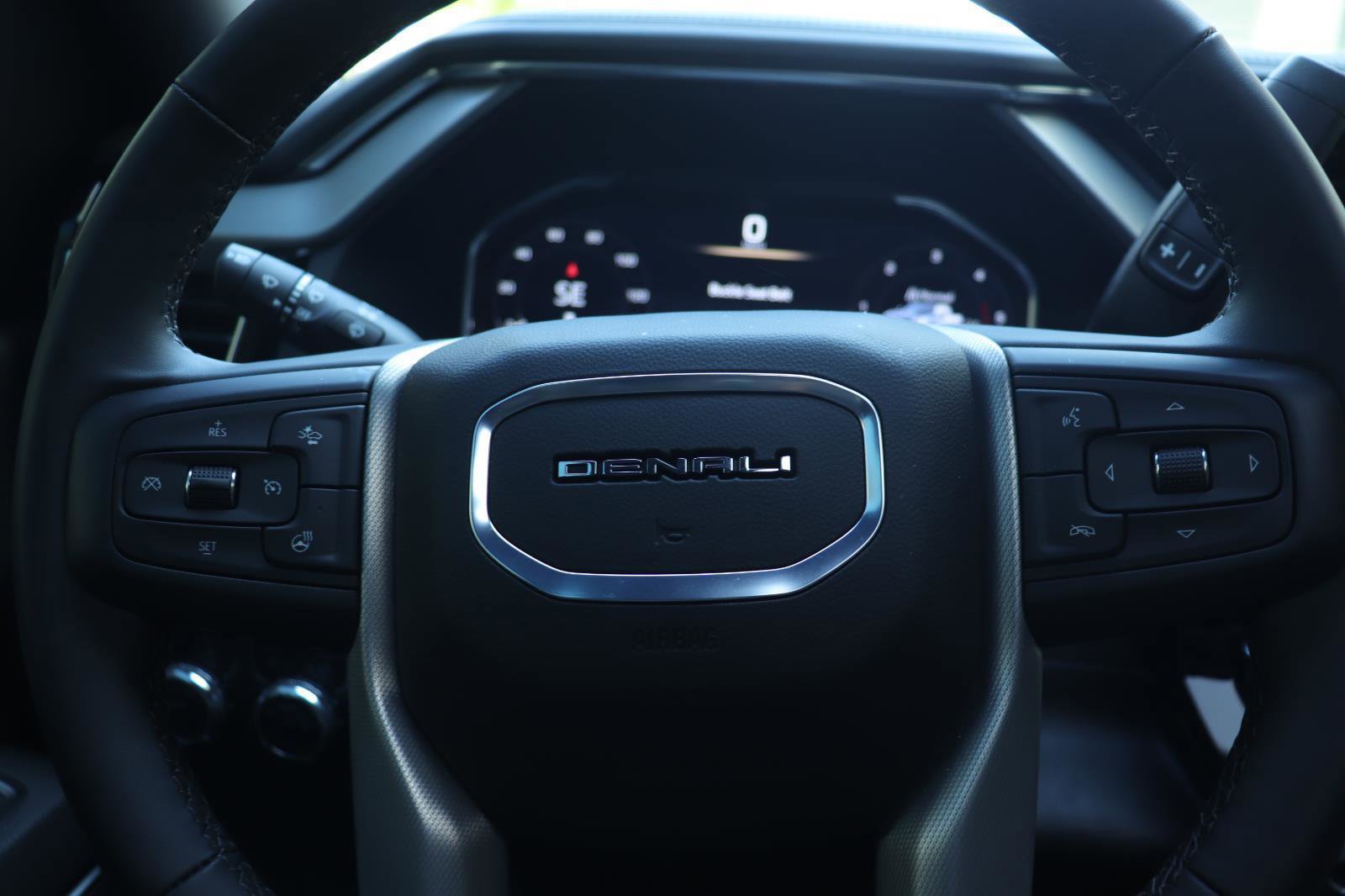 Used 2025 GMC Sierra 2500 Denali w/ Denali Reserve Package image 30