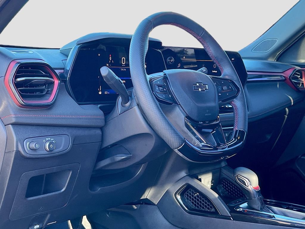 Used 2025 Chevrolet TrailBlazer RS w/ Driver Confidence Package image 9
