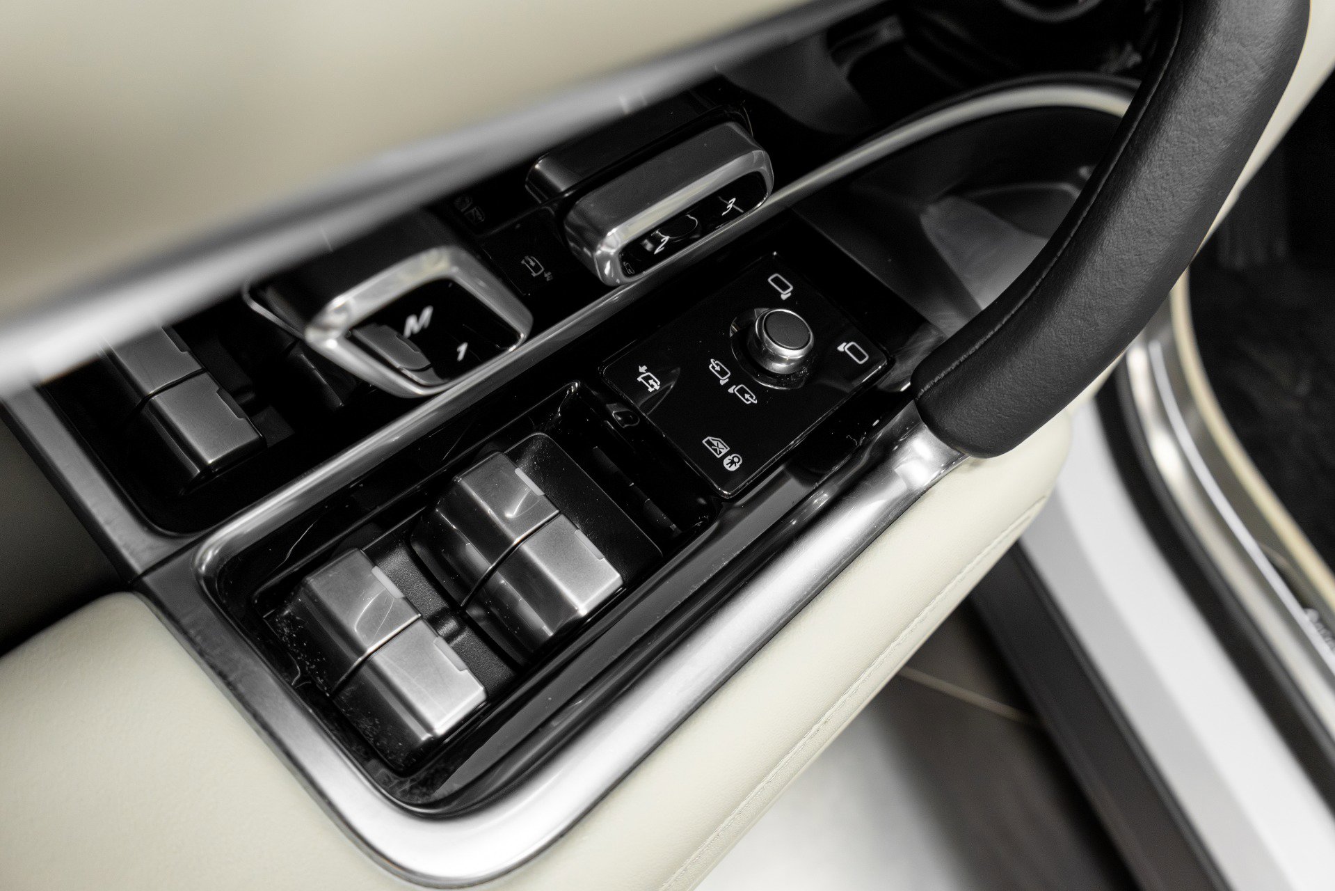 Used 2023 Land Rover Range Rover Long Wheelbase Autobiography image 56