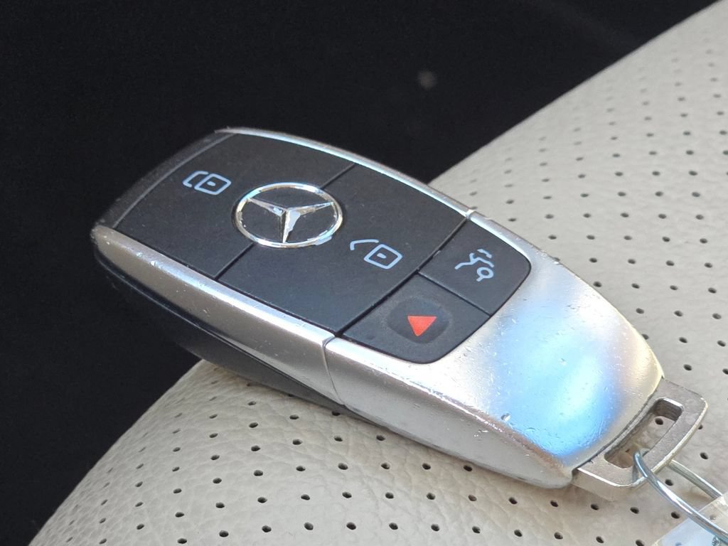 Certified 2022 Mercedes-Benz GLC 300 4MATIC image 37