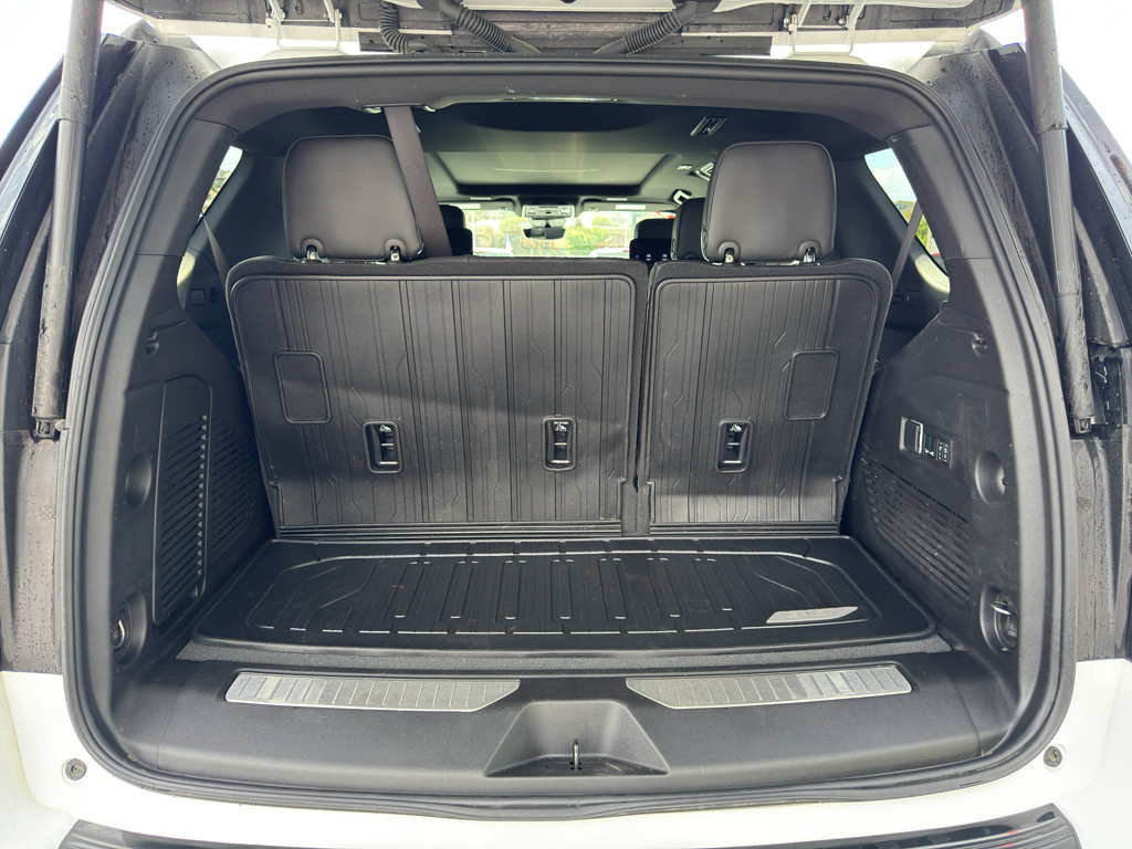 Used 2025 GMC Yukon AT4 Ultimate w/ LPO, Floor Liner Package AWD/4WD image 7