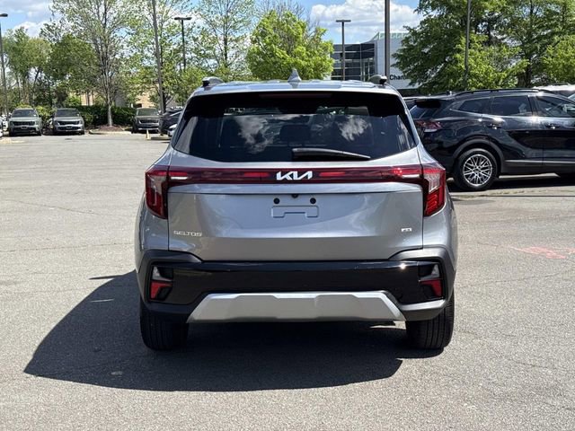 Used 2024 Kia Seltos S image 3