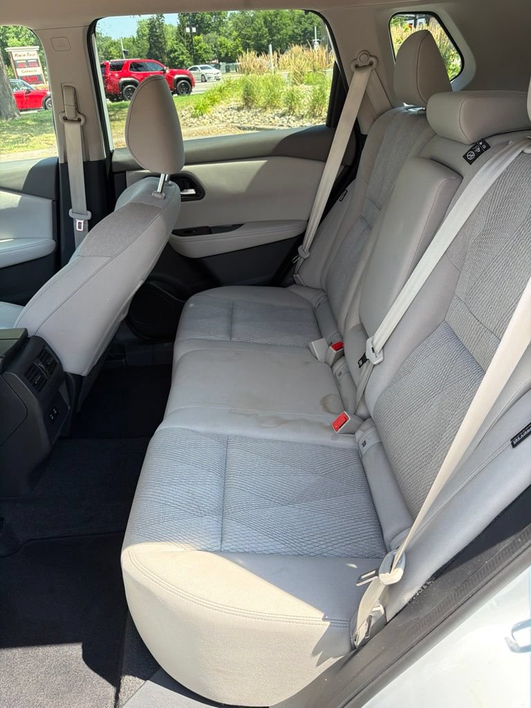 Used 2025 Nissan Rogue SV AWD/4WD image 13