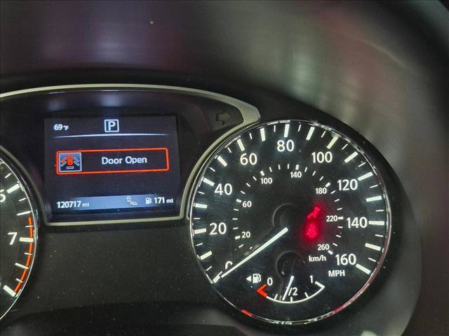 Used 2017 Nissan Altima 2.5 SL w/ Moonroof Package FWD image 8