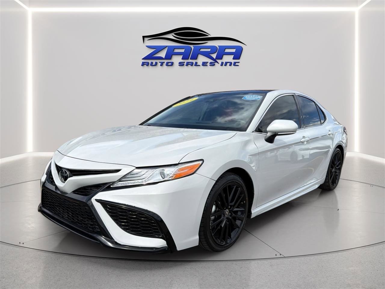 Used 2024 Toyota Camry XSE w/ Cold Weather Package AWD/4WD image 3