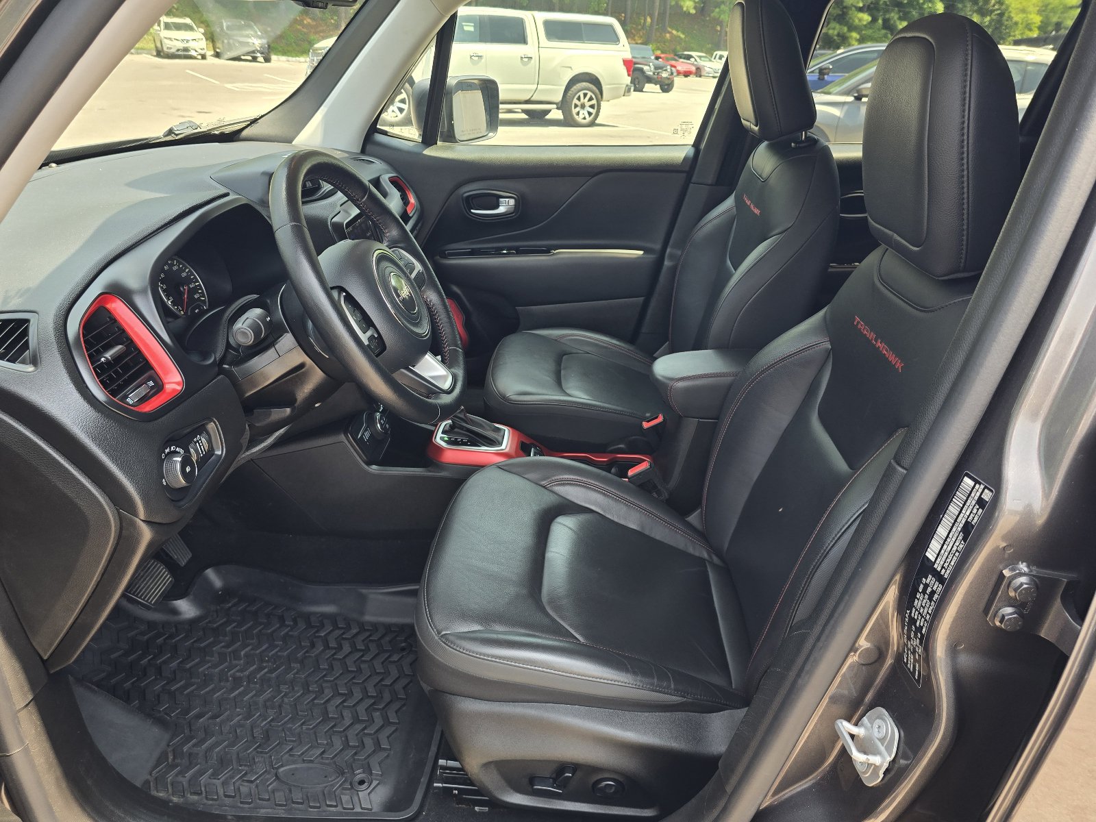 Used 2021 Jeep Renegade Trailhawk w/ Luxury Group III AWD/4WD image 12