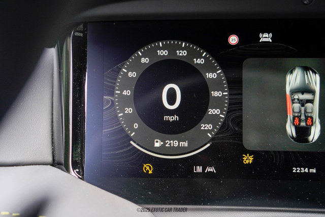 Used 2025 Aston Martin DB12 Coupe RWD image 23