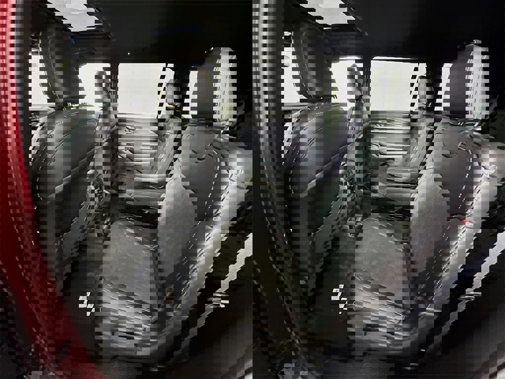 New 2025 Jeep Grand Cherokee L Altitude image 18