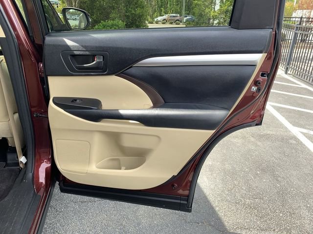 Used 2015 Toyota Highlander Plus image 11