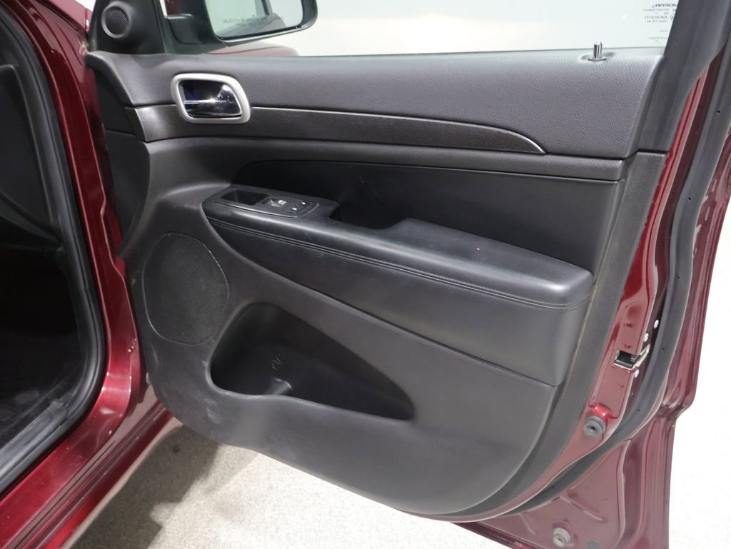 Used 2018 Jeep Grand Cherokee Altitude AWD/4WD image 26
