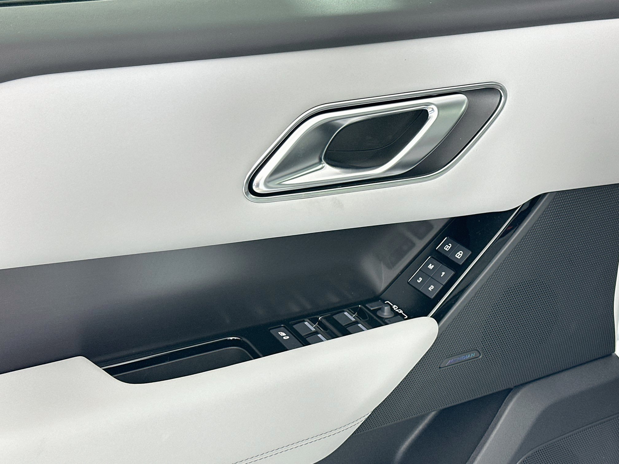 New 2026 Land Rover Range Rover Velar Belgravia AWD/4WD image 15