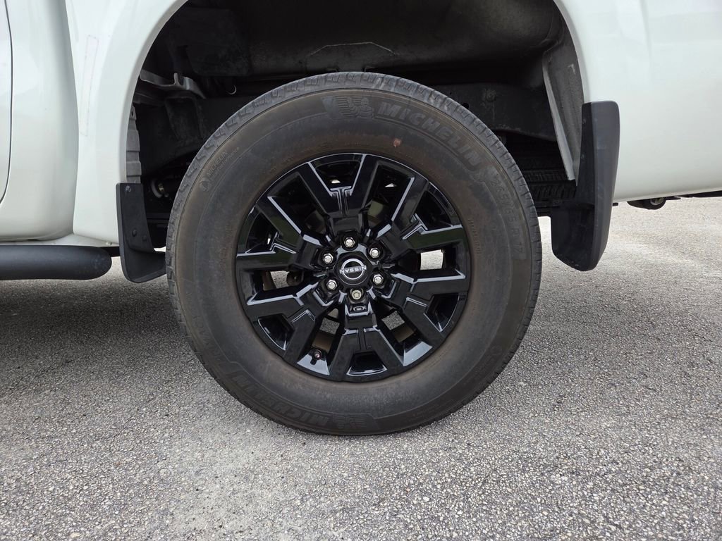 Used 2023 Nissan Frontier SV w/ Midnight Edition Package image 15
