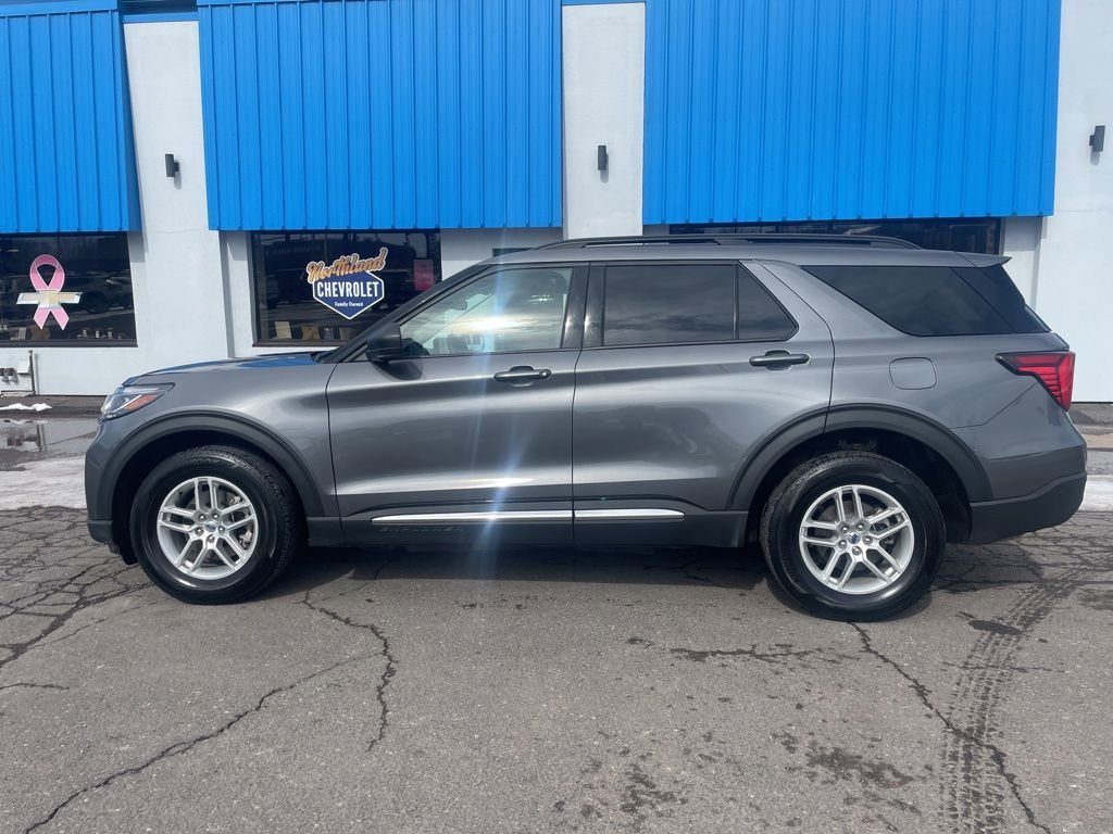 Used 2025 Ford Explorer Active image 8