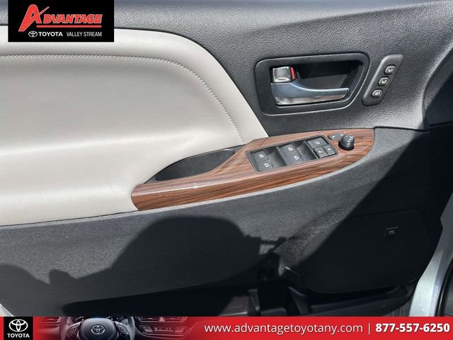 Used 2020 Toyota Sienna Limited Premium image 18