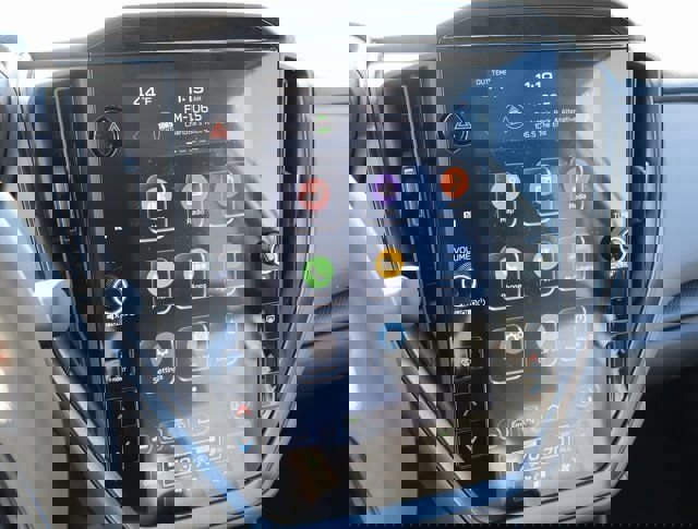 Certified 2025 Subaru Crosstrek 2.5i Limited w/ Popular Package #4A image 10