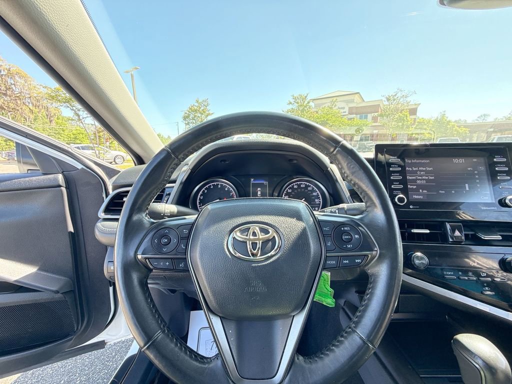 Used 2023 Toyota Camry SE FWD image 11
