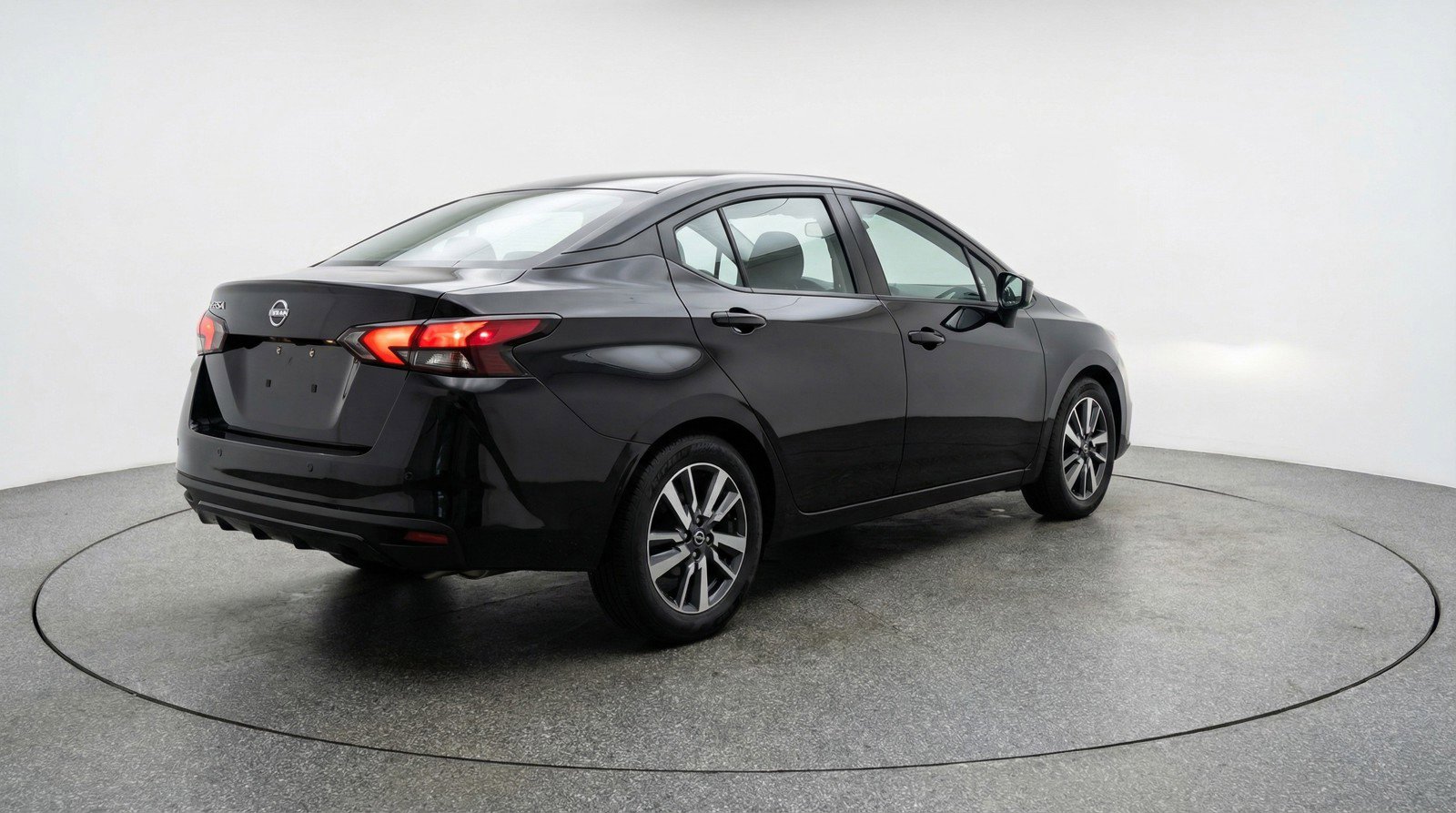 Used 2025 Nissan Versa SV FWD image 9
