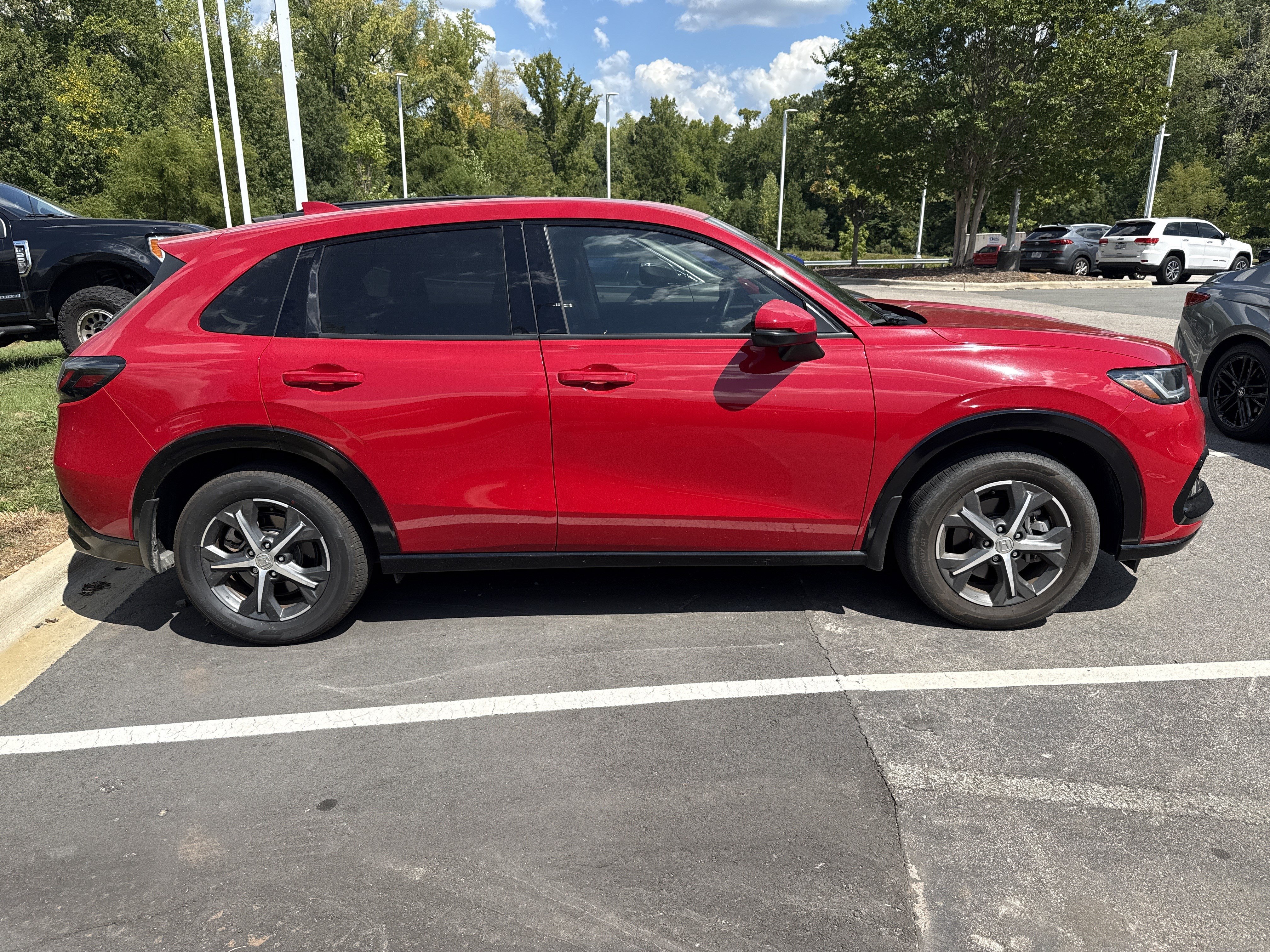 Used 2023 Honda HR-V EX-L image 9