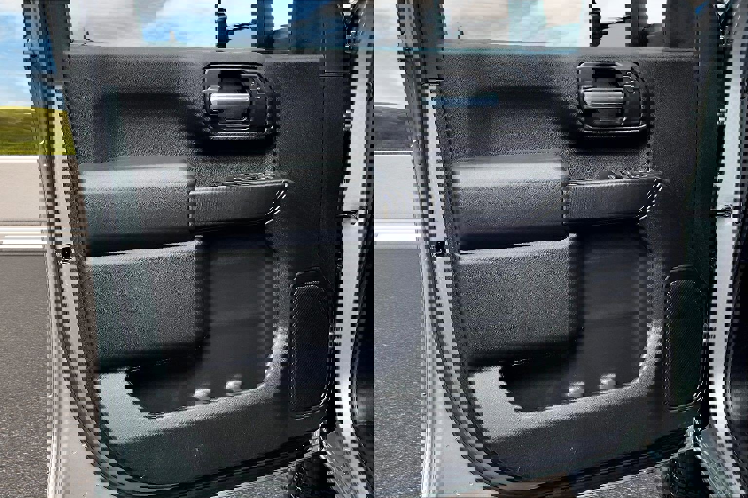 Used 2025 Chevrolet Silverado 2500 Custom w/ Custom Value Package image 13