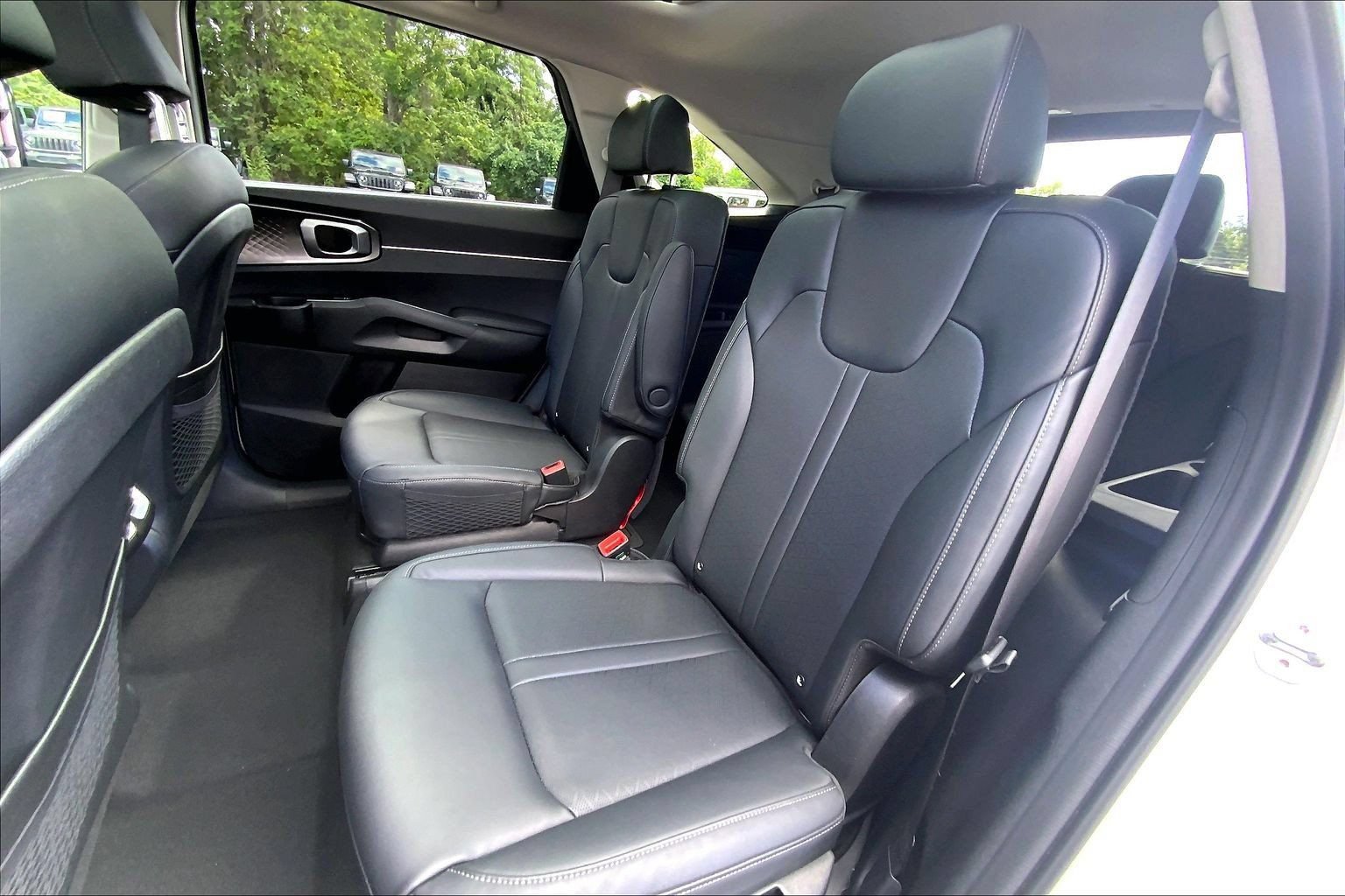 Used 2023 Kia Sorento EX w/ Panoramic Sunroof Package AWD/4WD image 20