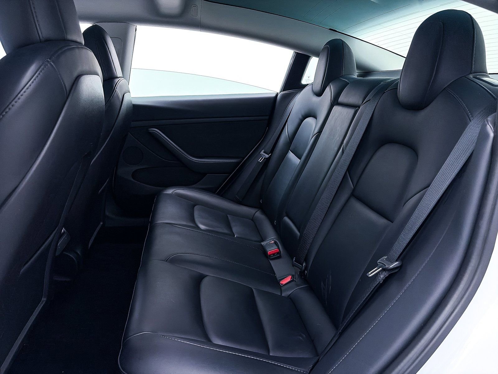 Used 2023 Tesla Model 3 Standard Range image 32