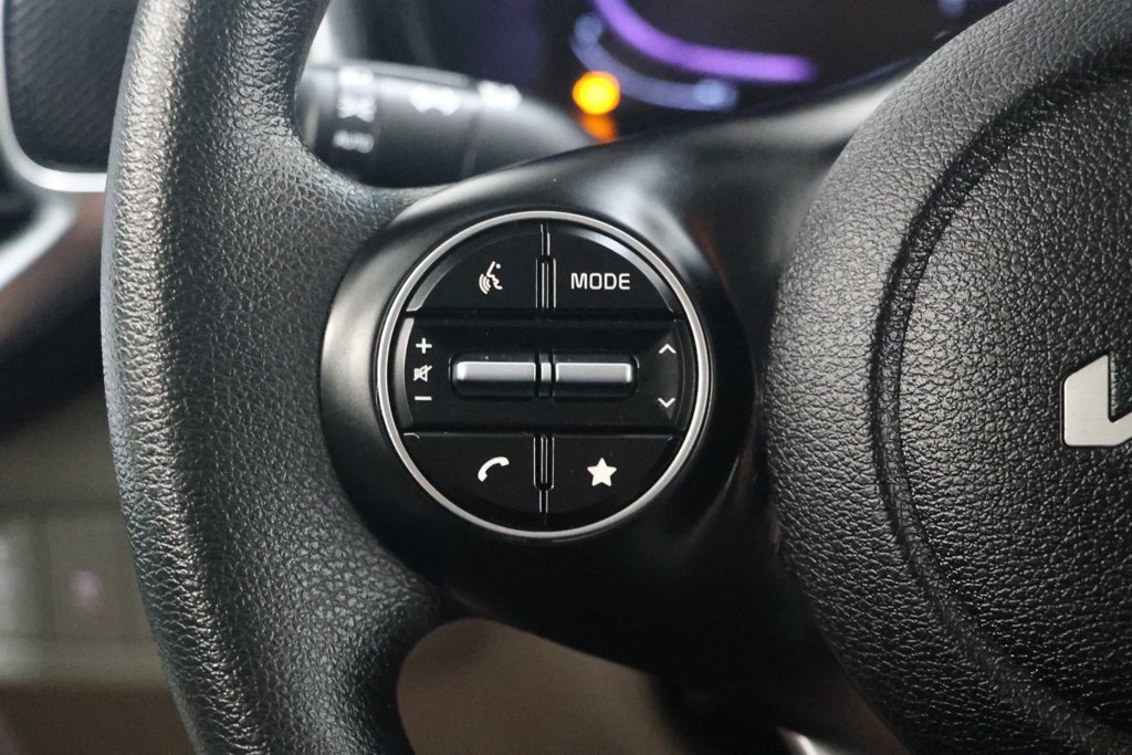 Used 2025 Kia Soul LX w/ LX Technology Package FWD image 24